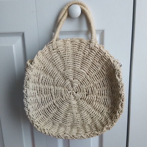Round Woven Straw Summer Purse - Picture 4 of 11